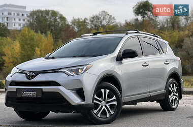 Позашляховик / Кросовер Toyota RAV4 2018 в Дніпрі