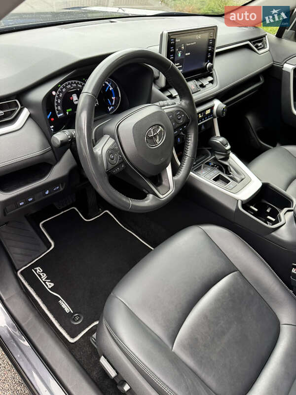 Позашляховик / Кросовер Toyota RAV4 2022 в Києві