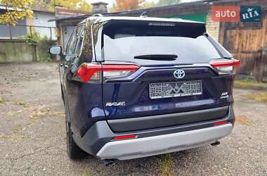 Внедорожник / Кроссовер Toyota RAV4 2023 в 