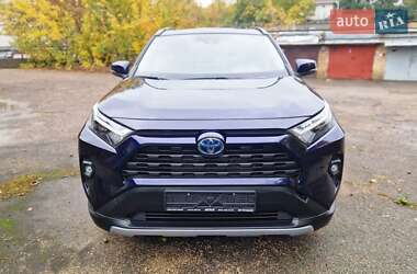 Внедорожник / Кроссовер Toyota RAV4 2023 в 