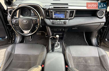 Позашляховик / Кросовер Toyota RAV4 2015 в  фото 12 Позашляховик / Кросовер Toyota RAV4 2015 в