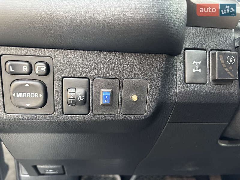 Внедорожник / Кроссовер Toyota RAV4 2015 в Гадяче