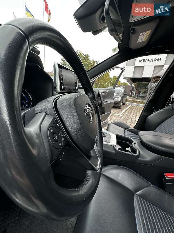 Позашляховик / Кросовер Toyota RAV4 2021 в Одесі