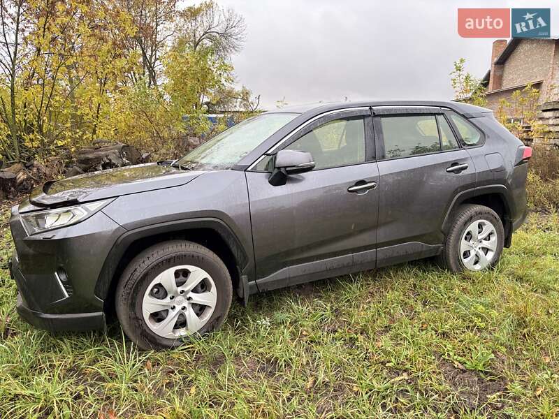 Позашляховик / Кросовер Toyota RAV4 2020 в Прилуках