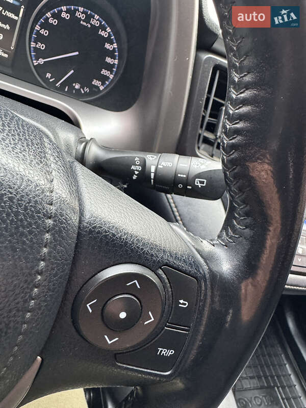 Внедорожник / Кроссовер Toyota RAV4 2017 в Черноморске