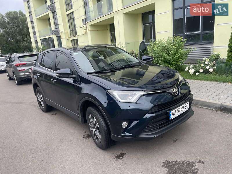 Внедорожник / Кроссовер Toyota RAV4 2018 в Полтаве
