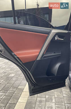 Позашляховик / Кросовер Toyota RAV4 2014 в  фото 45 Позашляховик / Кросовер Toyota RAV4 2014 в