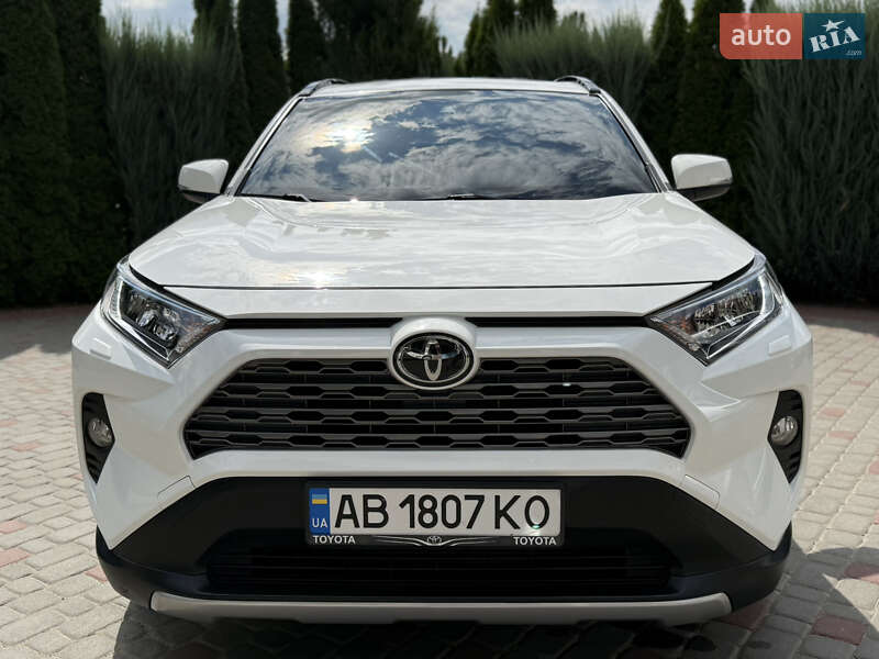 Позашляховик / Кросовер Toyota RAV4 2020 в Тульчині