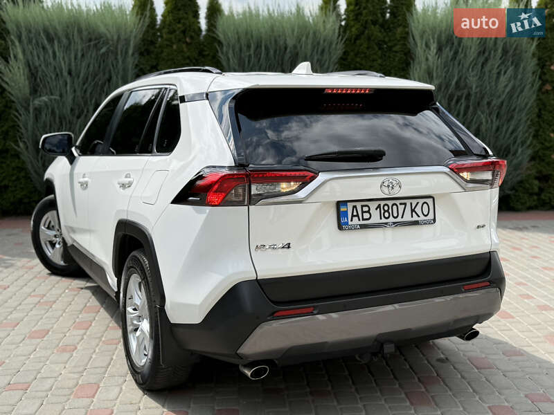 Позашляховик / Кросовер Toyota RAV4 2020 в Тульчині