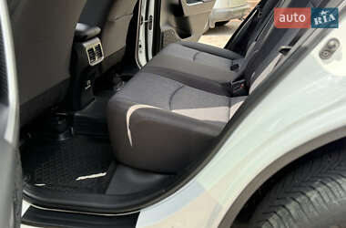 Позашляховик / Кросовер Toyota RAV4 2020 в 