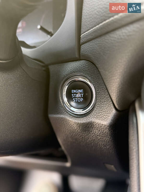 Позашляховик / Кросовер Toyota RAV4 2020 в Тульчині