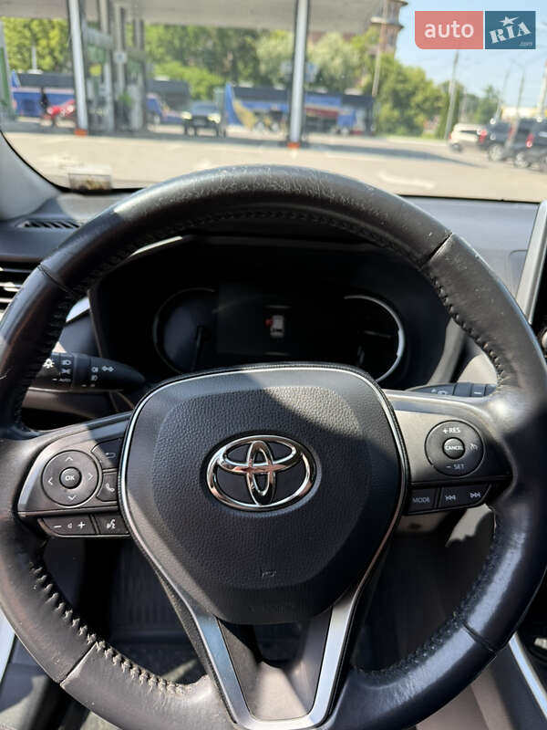 Внедорожник / Кроссовер Toyota RAV4 2019 в Черновцах