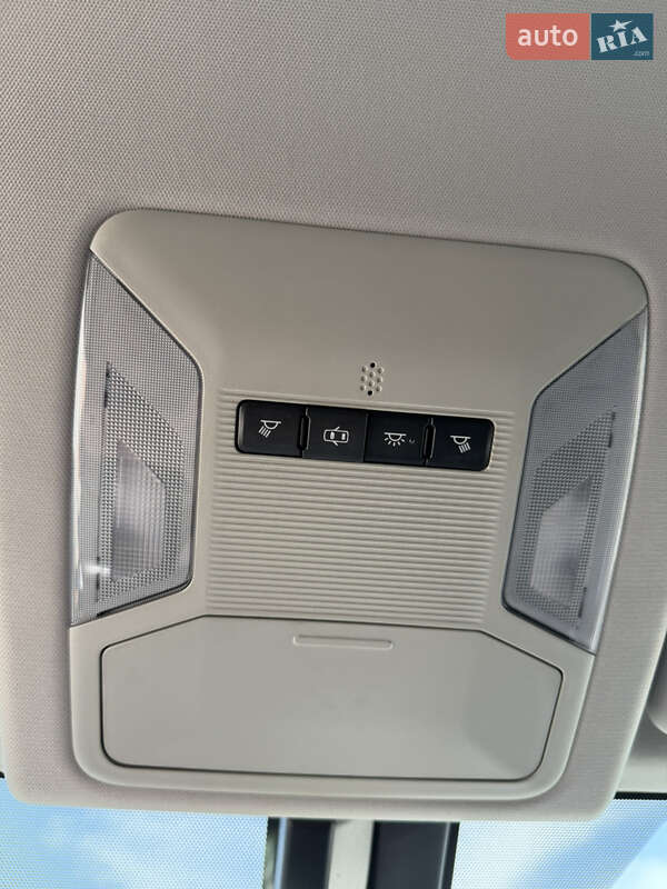 Внедорожник / Кроссовер Toyota RAV4 2019 в Черновцах