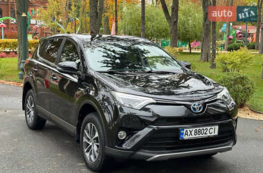 Внедорожник / Кроссовер Toyota RAV4 2017 в Харькове