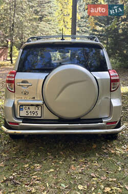Внедорожник / Кроссовер Toyota RAV4 2011 в 