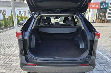 Внедорожник / Кроссовер Toyota RAV4 2021 в 