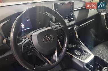 Внедорожник / Кроссовер Toyota RAV4 2022 в 