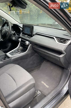 Внедорожник / Кроссовер Toyota RAV4 2020 в 