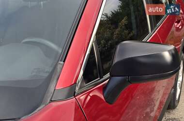 Внедорожник / Кроссовер Toyota RAV4 2021 в 