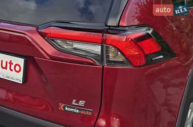 Внедорожник / Кроссовер Toyota RAV4 2021 в 