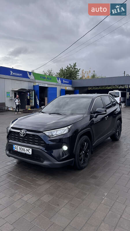 Внедорожник / Кроссовер Toyota RAV4 2020 в 