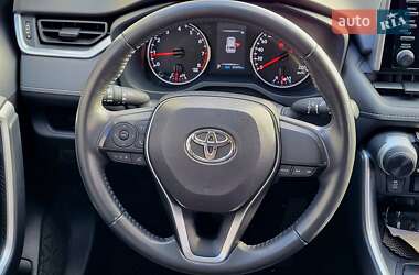 Внедорожник / Кроссовер Toyota RAV4 2022 в 
