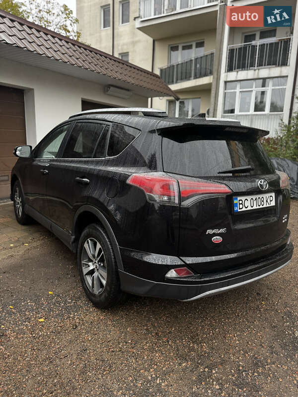 Позашляховик / Кросовер Toyota RAV4 2016 в Львові фото 13 Позашляховик / Кросовер Toyota RAV4 2016 в Львові