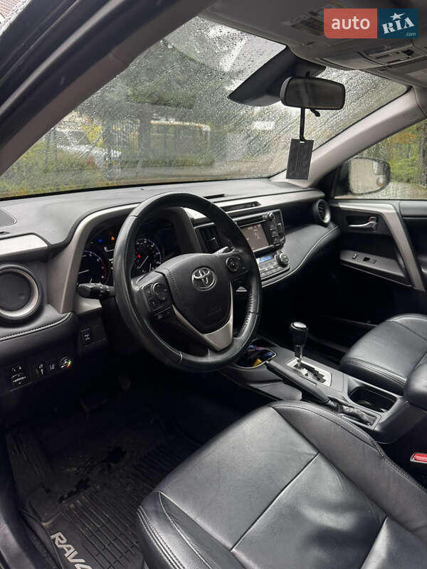 Позашляховик / Кросовер Toyota RAV4 2016 в Львові фото 17 Позашляховик / Кросовер Toyota RAV4 2016 в Львові