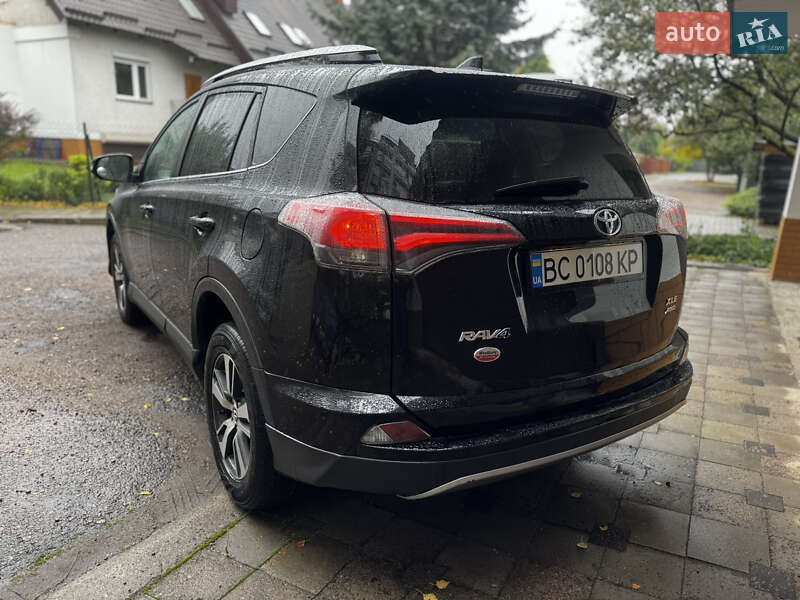 Позашляховик / Кросовер Toyota RAV4 2016 в Львові фото 9 Позашляховик / Кросовер Toyota RAV4 2016 в Львові