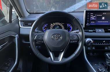 Внедорожник / Кроссовер Toyota RAV4 2019 в 