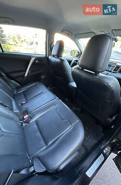 Внедорожник / Кроссовер Toyota RAV4 2014 в 
