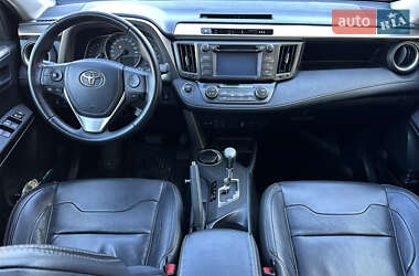 Внедорожник / Кроссовер Toyota RAV4 2014 в 