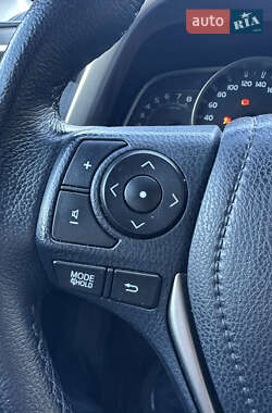 Внедорожник / Кроссовер Toyota RAV4 2014 в 