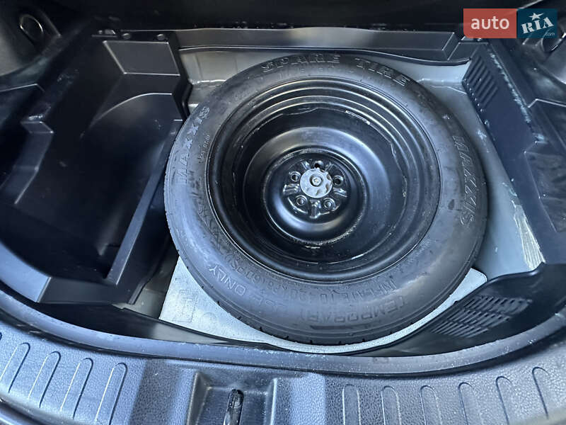 Внедорожник / Кроссовер Toyota RAV4 2014 в Днепре
