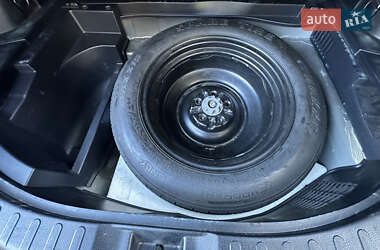 Внедорожник / Кроссовер Toyota RAV4 2014 в 