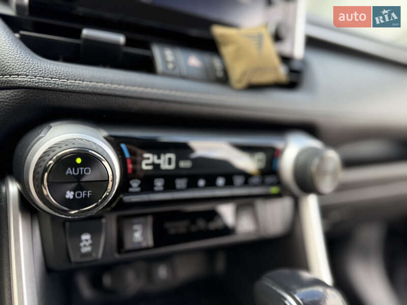 Внедорожник / Кроссовер Toyota RAV4 2022 в Киеве