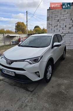 Внедорожник / Кроссовер Toyota RAV4 2017 в Костополе