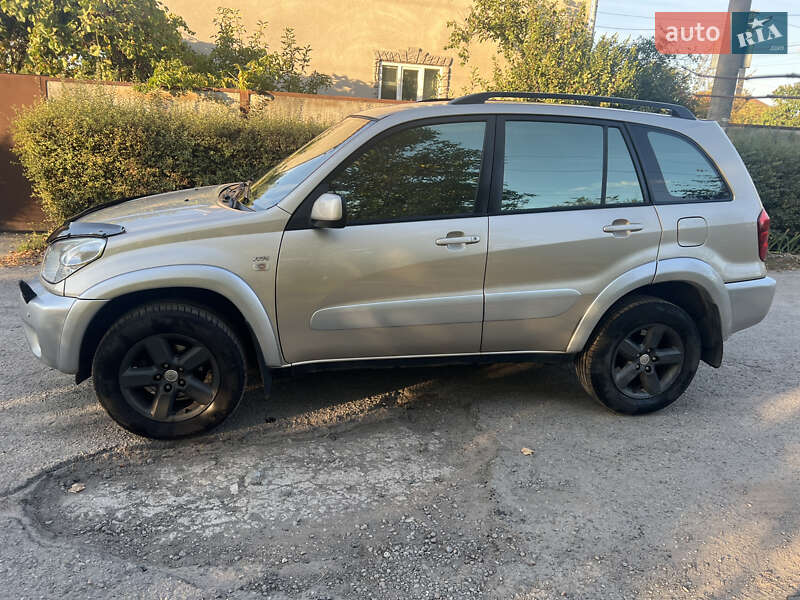 Внедорожник / Кроссовер Toyota RAV4 2005 в Днепре