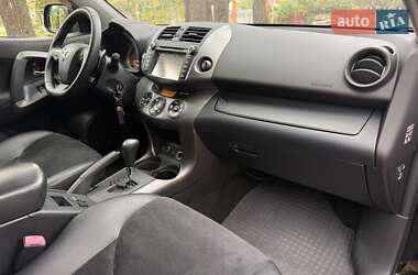 Внедорожник / Кроссовер Toyota RAV4 2012 в 
