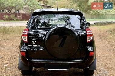 Внедорожник / Кроссовер Toyota RAV4 2012 в 