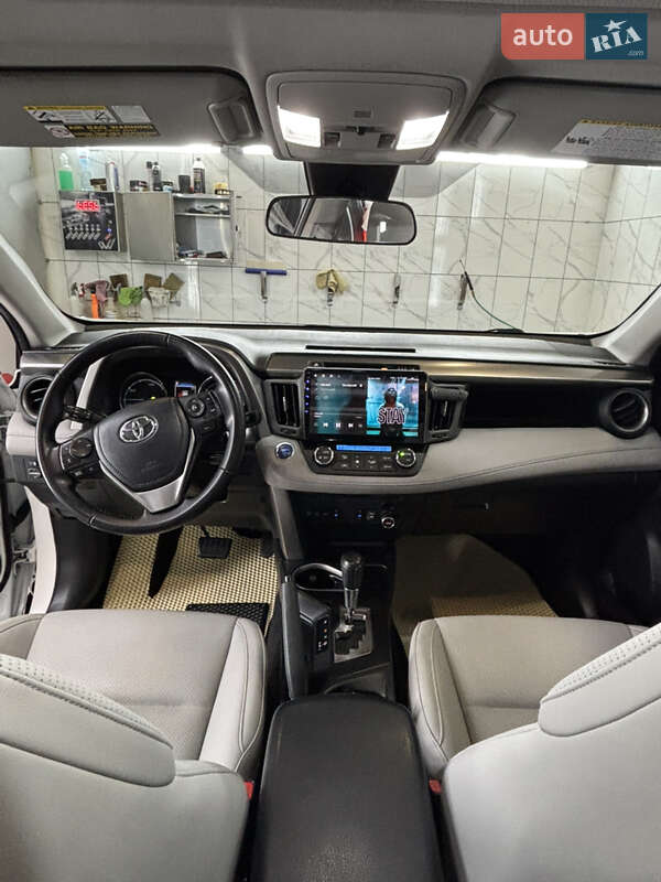 Внедорожник / Кроссовер Toyota RAV4 2016 в Харькове