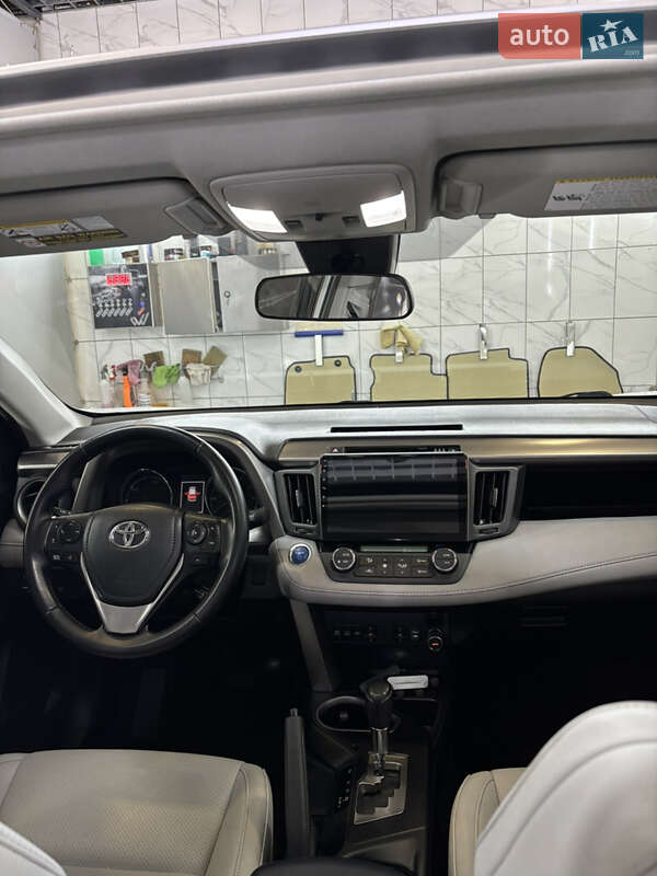 Внедорожник / Кроссовер Toyota RAV4 2016 в Харькове