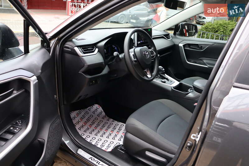 Внедорожник / Кроссовер Toyota RAV4 2023 в Львове
