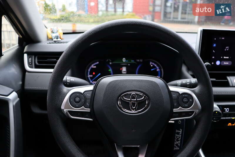 Внедорожник / Кроссовер Toyota RAV4 2023 в Львове