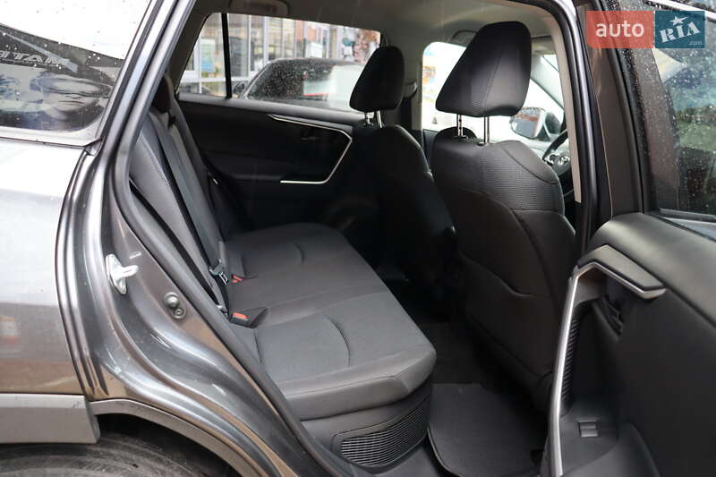 Внедорожник / Кроссовер Toyota RAV4 2023 в Львове