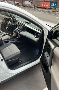 Внедорожник / Кроссовер Toyota RAV4 2013 в 