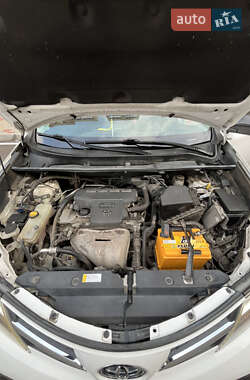 Внедорожник / Кроссовер Toyota RAV4 2013 в 