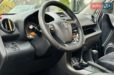 Внедорожник / Кроссовер Toyota RAV4 2010 в 