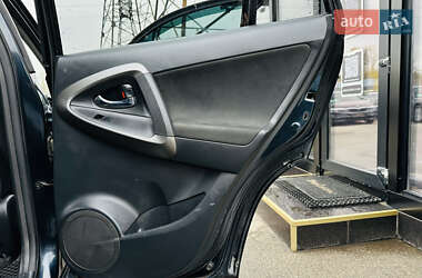 Внедорожник / Кроссовер Toyota RAV4 2010 в 