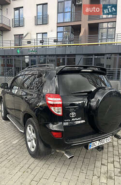 Внедорожник / Кроссовер Toyota RAV4 2011 в 